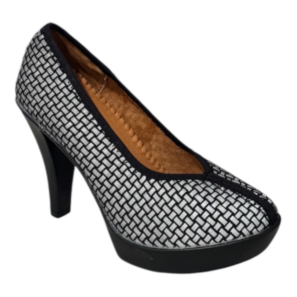 Bernie Mev Legend Pump, Black Reflective Comfort Heel - NWB